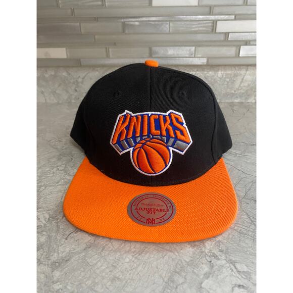 New York Knicks Mitchell & Ness NBA Snapback Hat - Picture 2 of 9